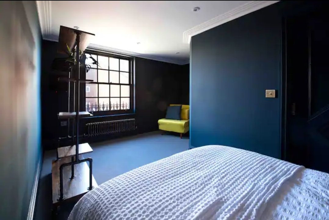 mid week stays brighton